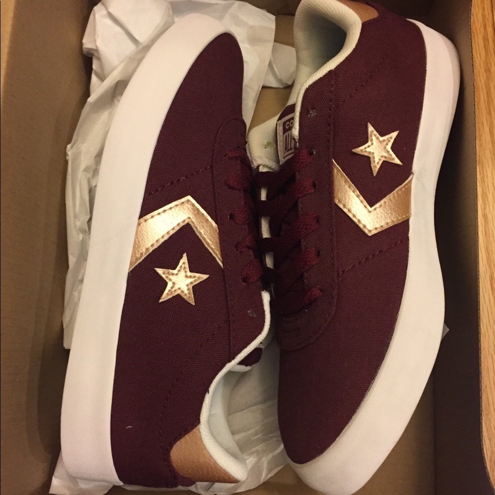 Converse point star oz women’s shoes